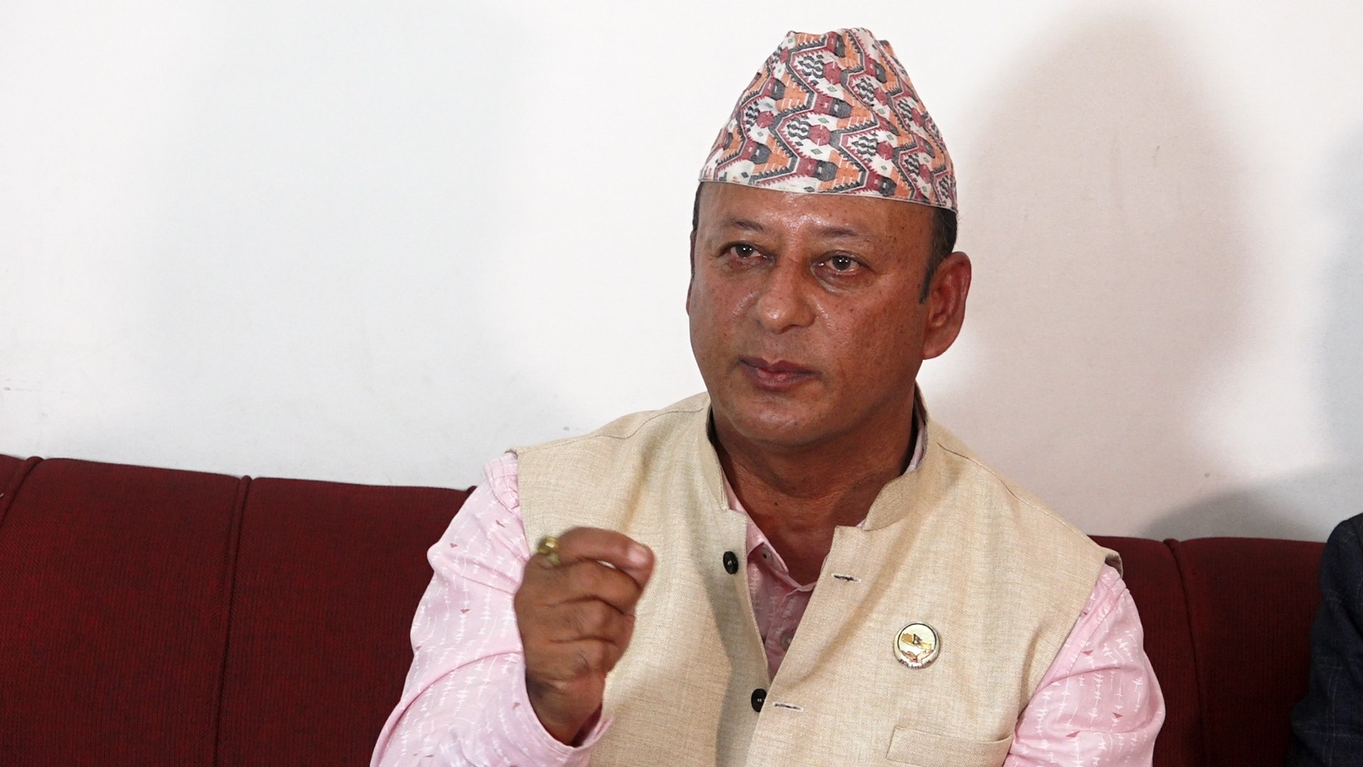 पूर्वमन्त्री दीपक खड्का पनि अस्पताल भर्ना